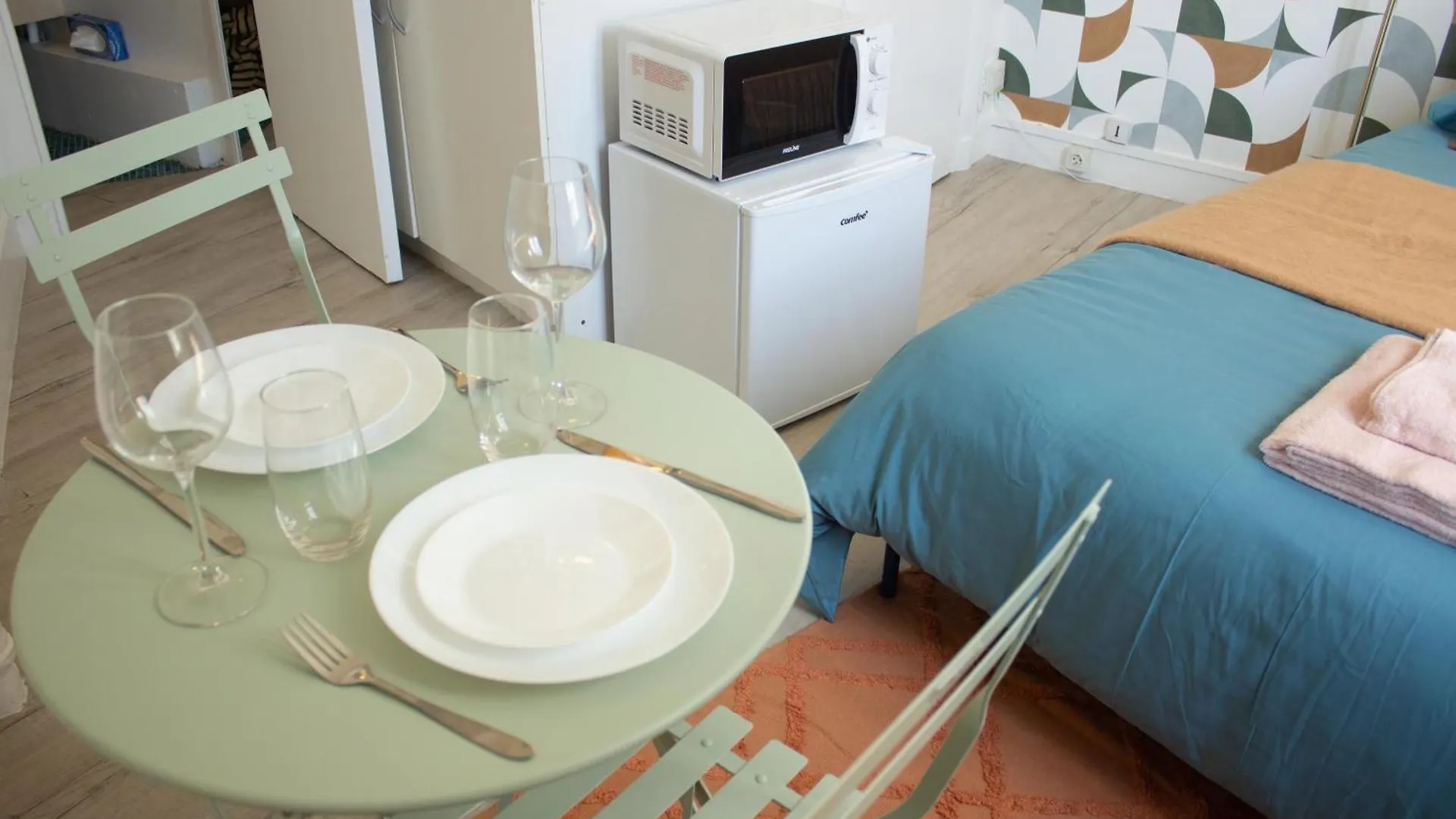 Quarto em Acomodações Particulares Place Equipe Au Coeur De Paris Avec Vue Sur L'Arc De Triomphe Et La Tour Eiffel