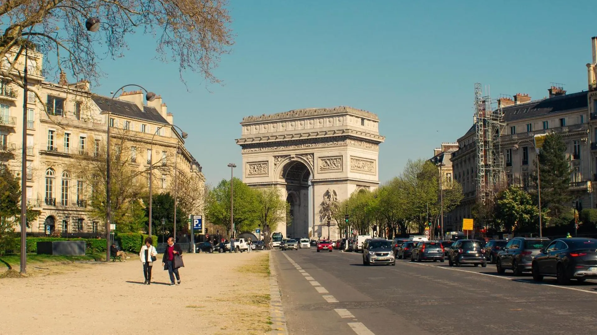Place Equipe Au Coeur De Paris Avec Vue Sur L'Arc De Triomphe Et La Tour Eiffel Homestay