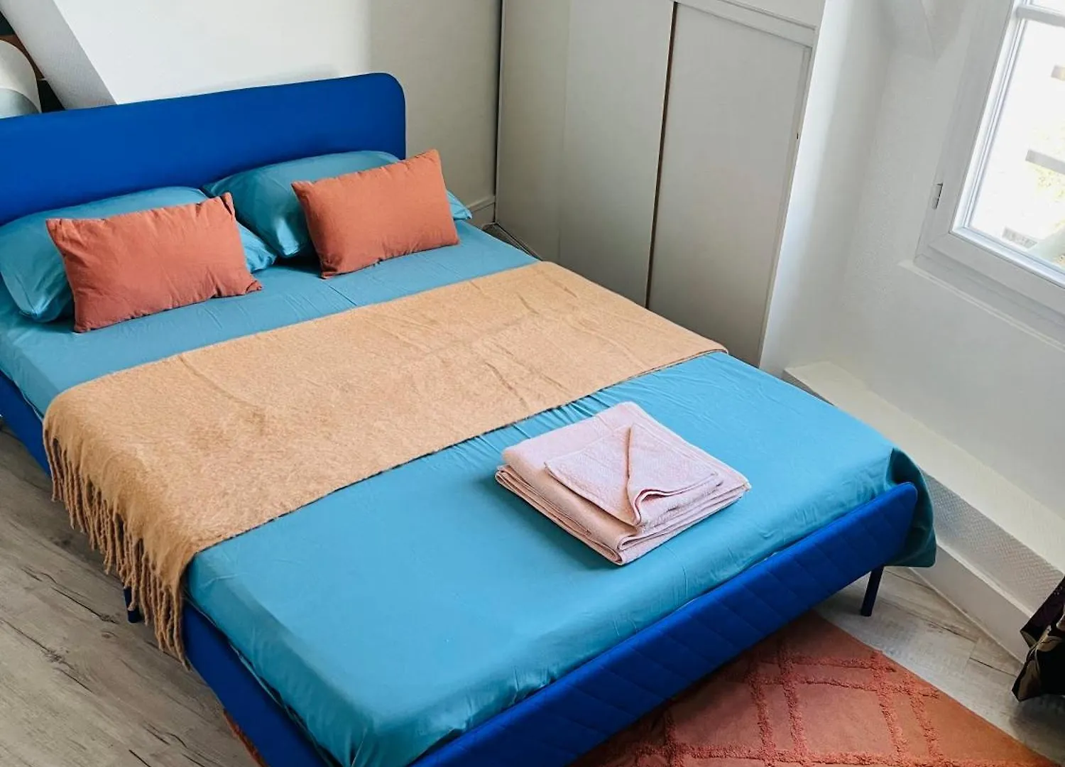 Homestay Place Equipe Au Coeur De Paris Avec Vue Sur L'Arc De Triomphe Et La Tour Eiffel